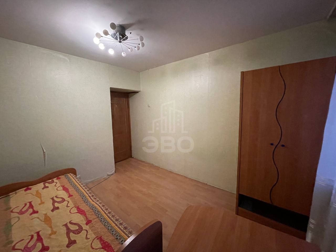 трехкомнатная квартира в Санкт-Петербурге по адресу: Стачек проспект, 105, к к2Ж