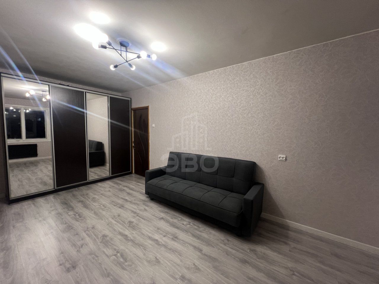 трехкомнатная квартира в Санкт-Петербург по адресу: Демьяна Бедного ул., 30, к 1