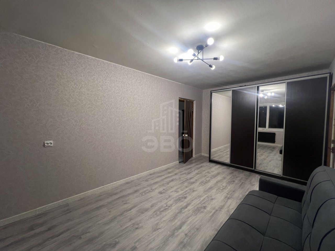 трехкомнатная квартира в Санкт-Петербург по адресу: Демьяна Бедного ул., 30, к 1