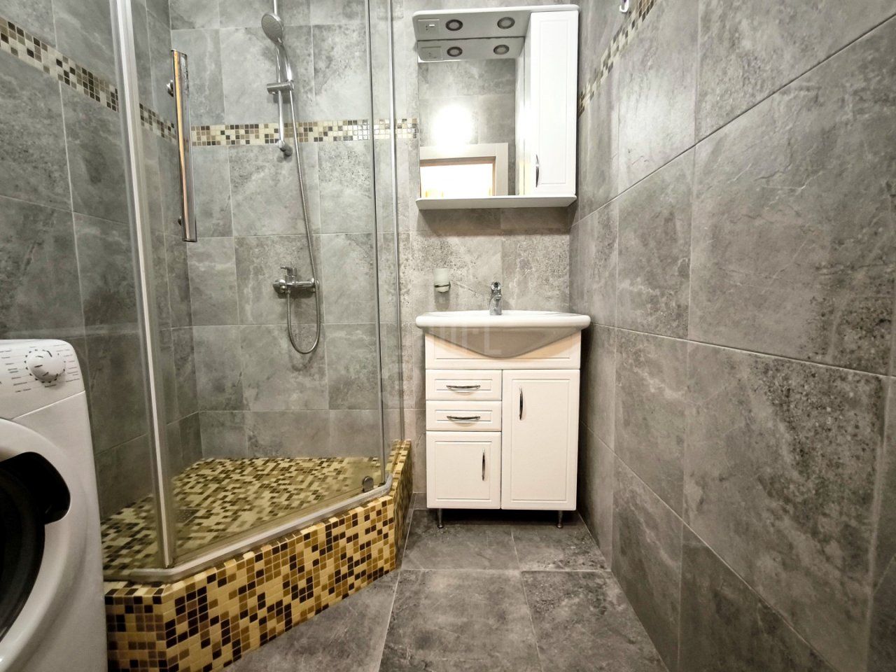 однокомнатная квартира в Санкт-Петербург по адресу: Школьная ул., 17, строение 1