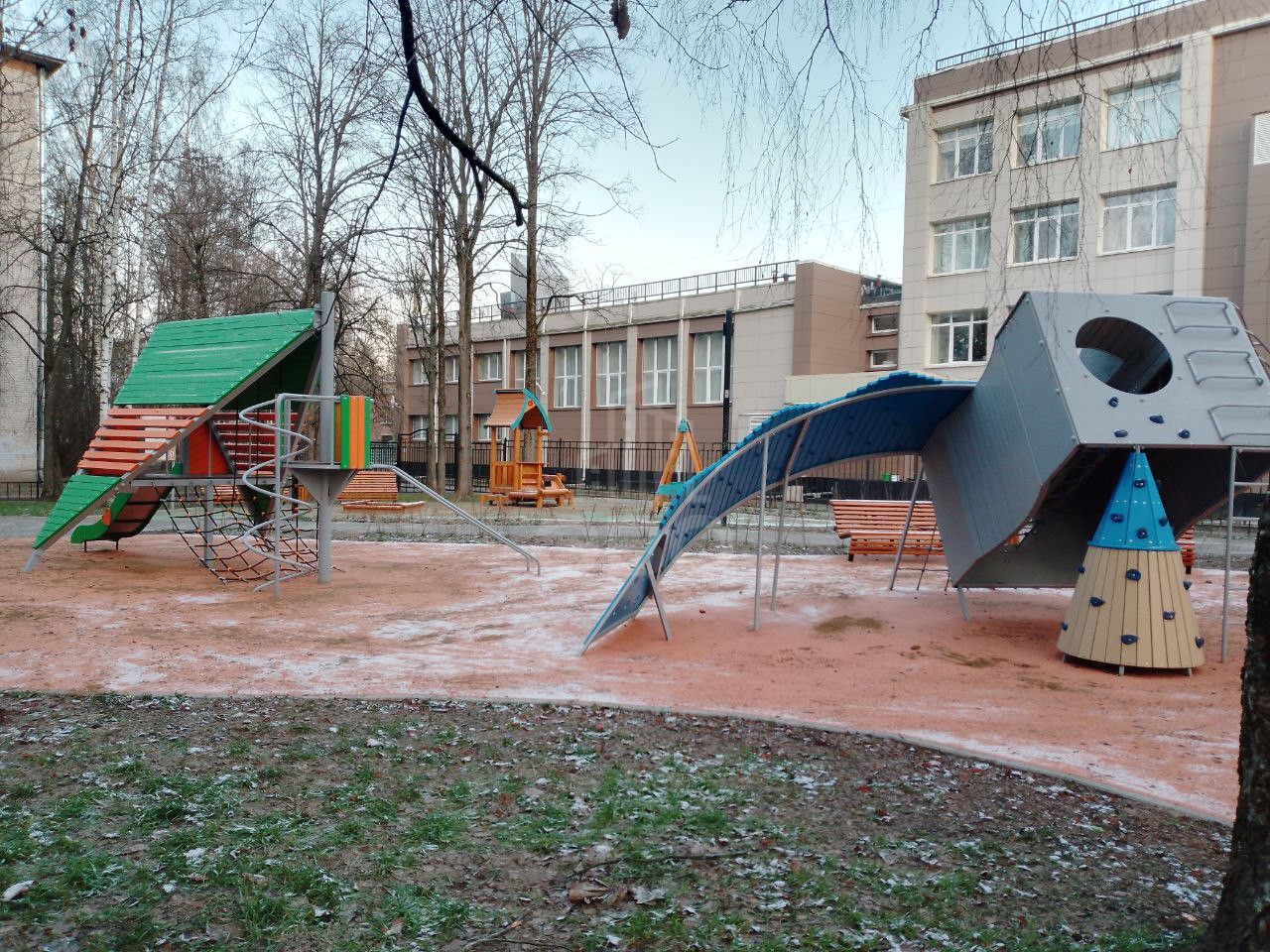 двухкомнатная квартира в Санкт-Петербурге по адресу: Блан-Менильская ул., 1