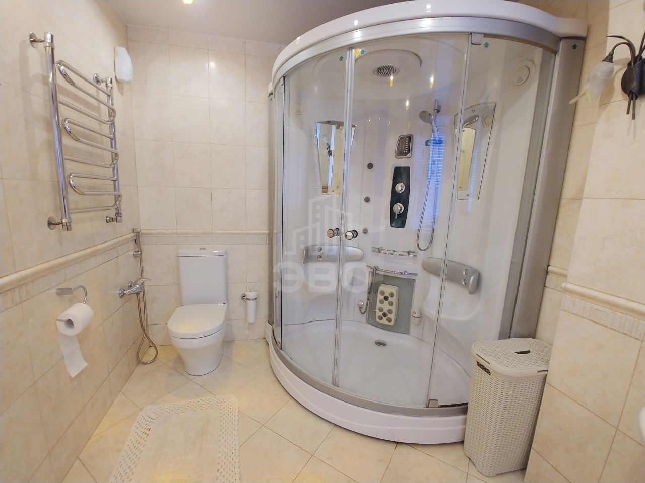 трехкомнатная квартира в Санкт-Петербург по адресу: Разводная ул., 10