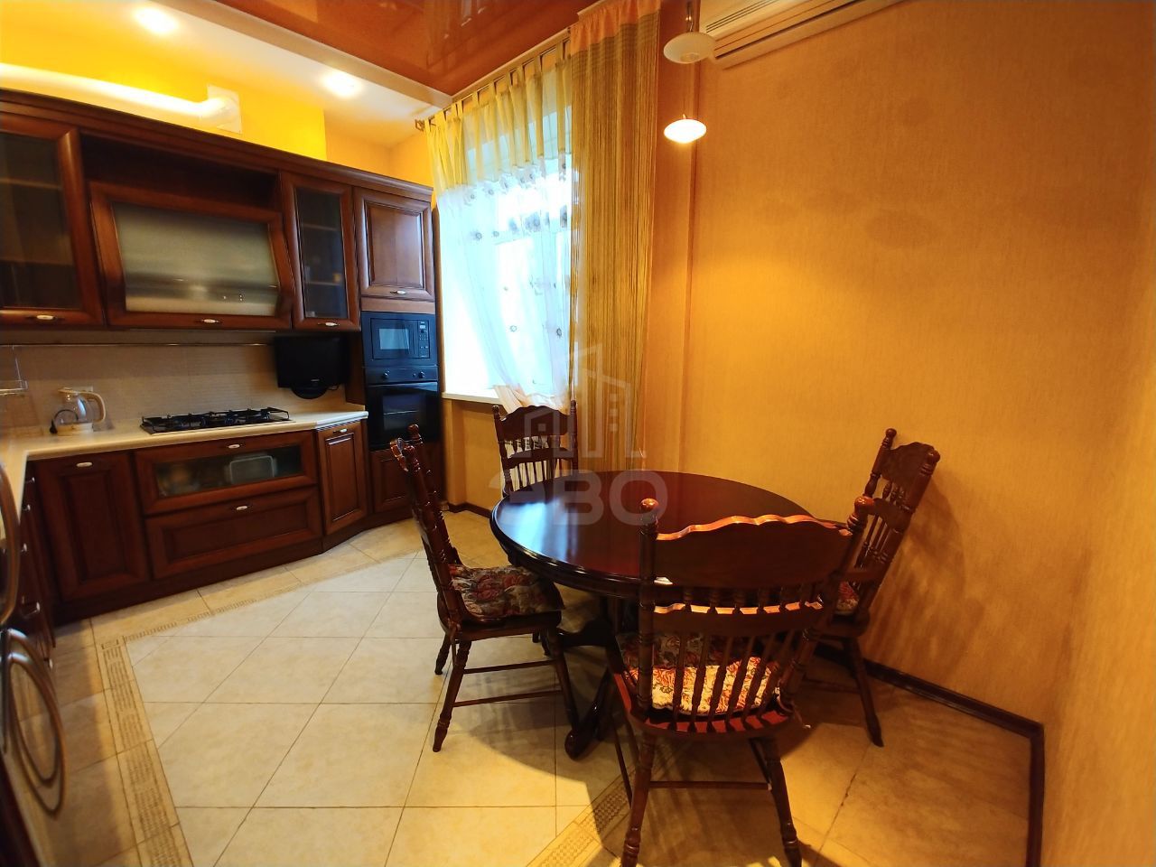 трехкомнатная квартира в Санкт-Петербург по адресу: Разводная ул., 10