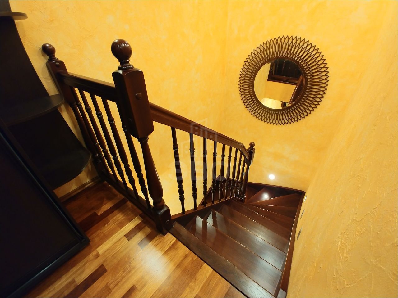 трехкомнатная квартира в Санкт-Петербург по адресу: Разводная ул., 10