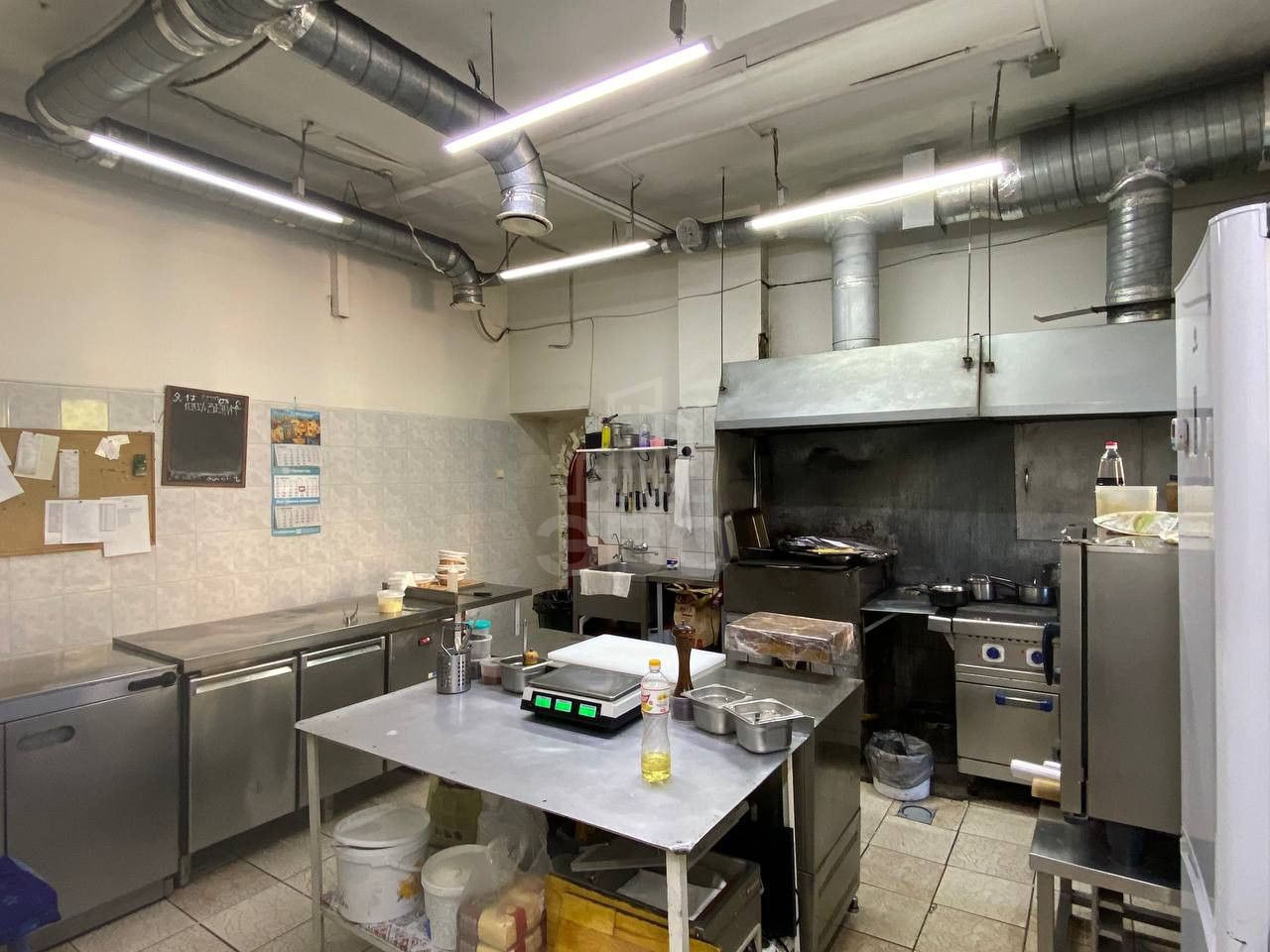 коммерция в Санкт-Петербург по адресу: Приморский проспект, 15, литера а