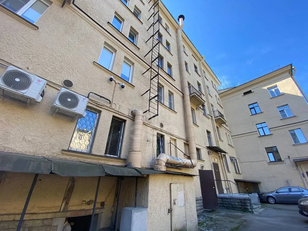 коммерция в Санкт-Петербурге по адресу: Приморский проспект, 15, литера а