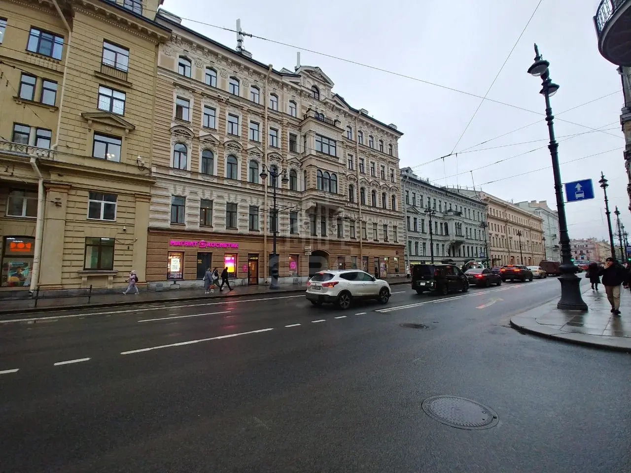 трехкомнатная квартира в Санкт-Петербурге по адресу: Невский проспект, 105