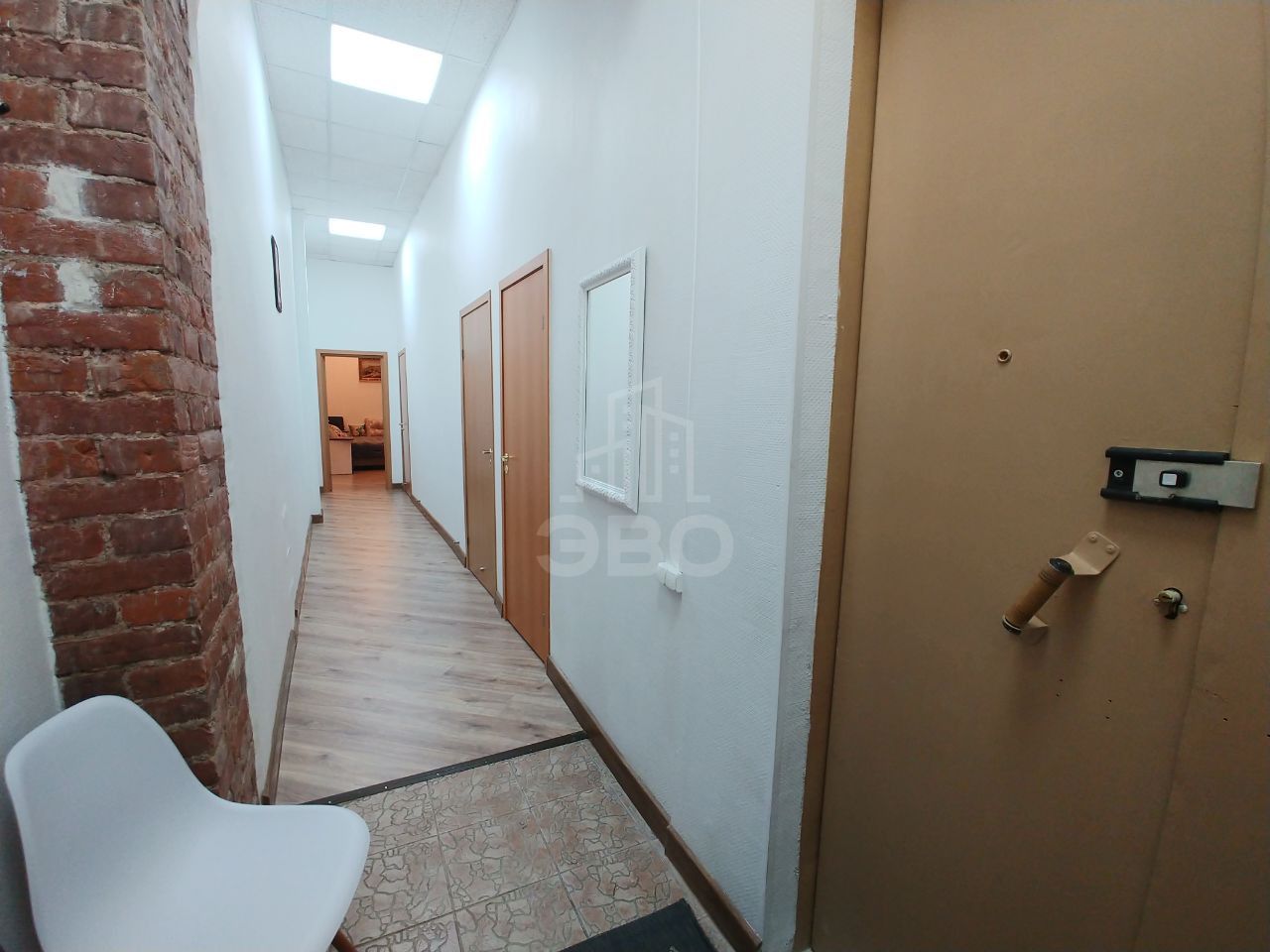 трехкомнатная квартира в Санкт-Петербурге по адресу: Невский проспект, 105