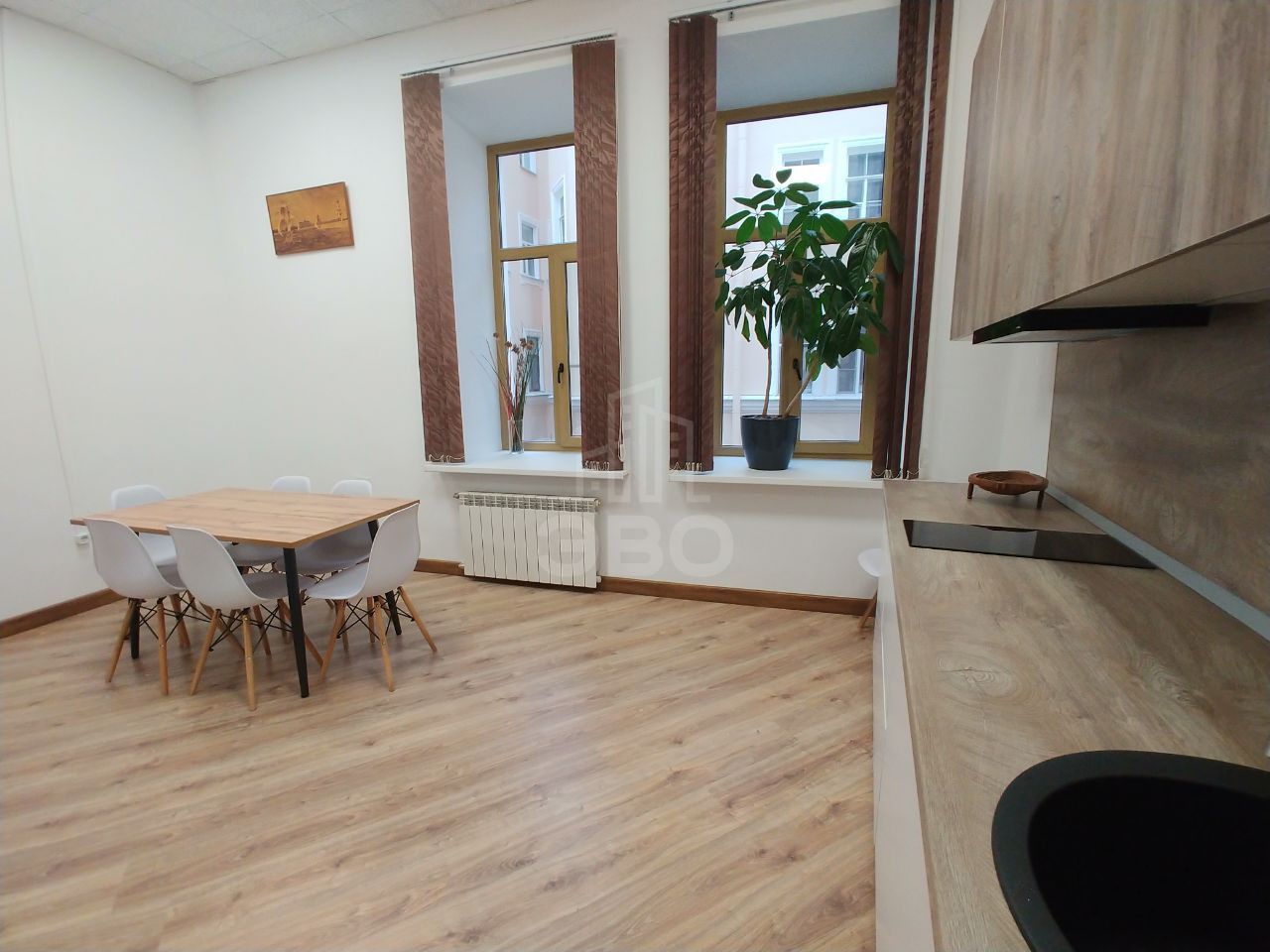 трехкомнатная квартира в Санкт-Петербурге по адресу: Невский проспект, 105