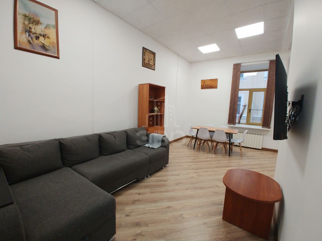 трехкомнатная квартира в Санкт-Петербурге по адресу: Невский проспект, 105