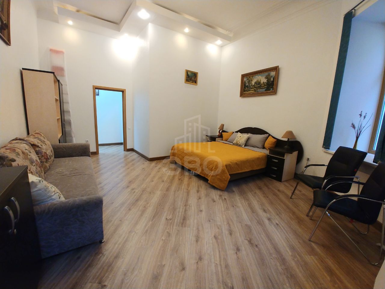 трехкомнатная квартира в Санкт-Петербурге по адресу: Невский проспект, 105