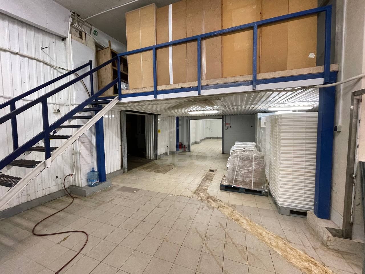 коммерция в Санкт-Петербурге по адресу: Первого Мая ул., 89