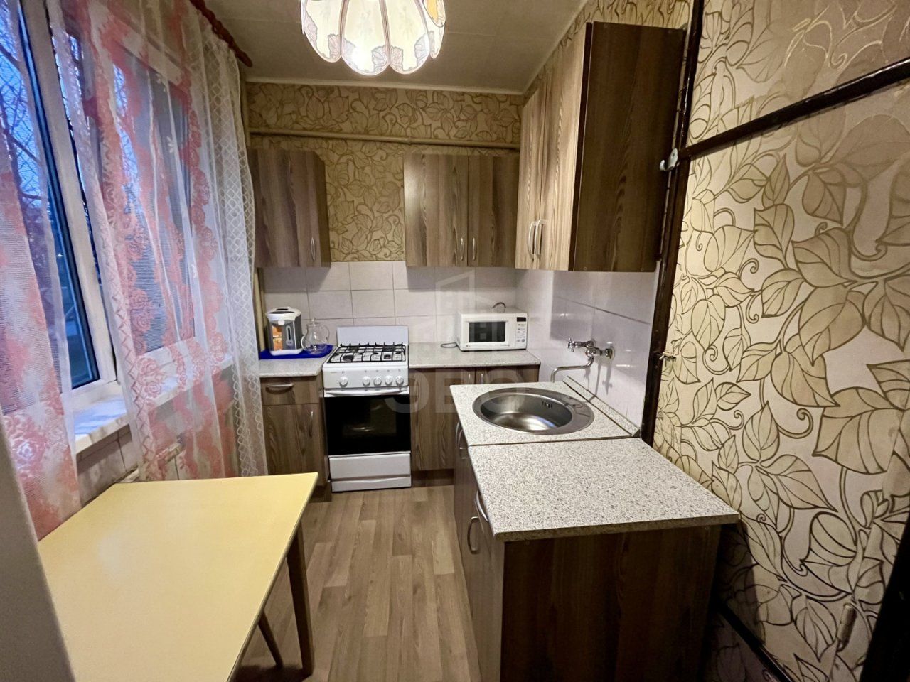 двухкомнатная квартира в Санкт-Петербурге по адресу: Серебристый б-р., 15