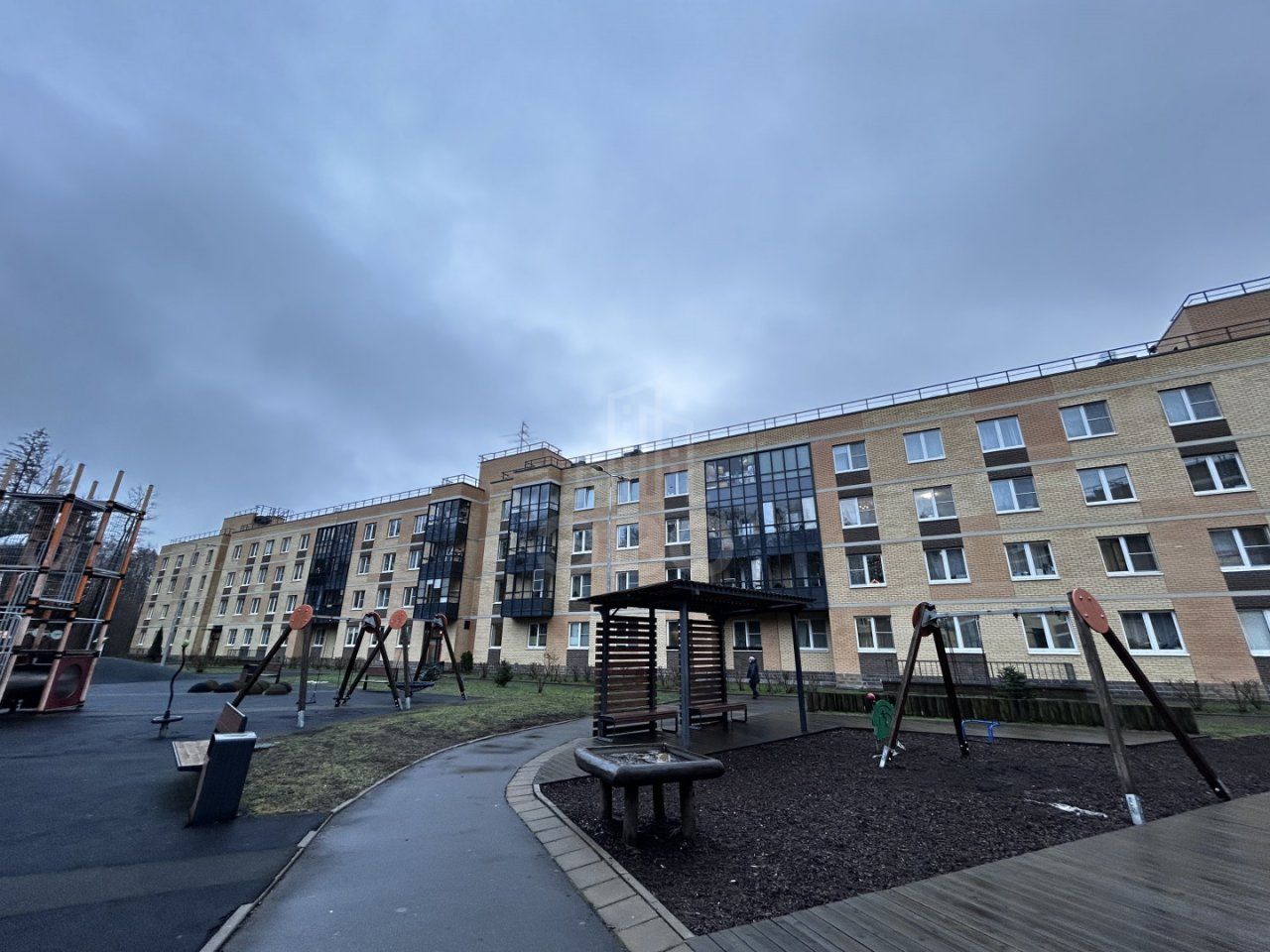 однокомнатная квартира в Санкт-Петербурге по адресу: Юнтоловский проспект, 48, к 1