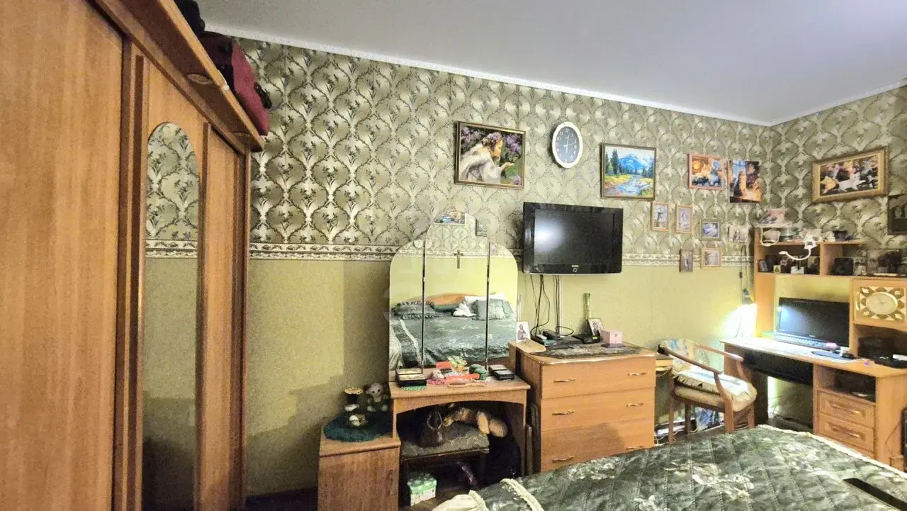 трехкомнатная квартира в Санкт-Петербурге по адресу: Оборонная ул., 20/18, литера А