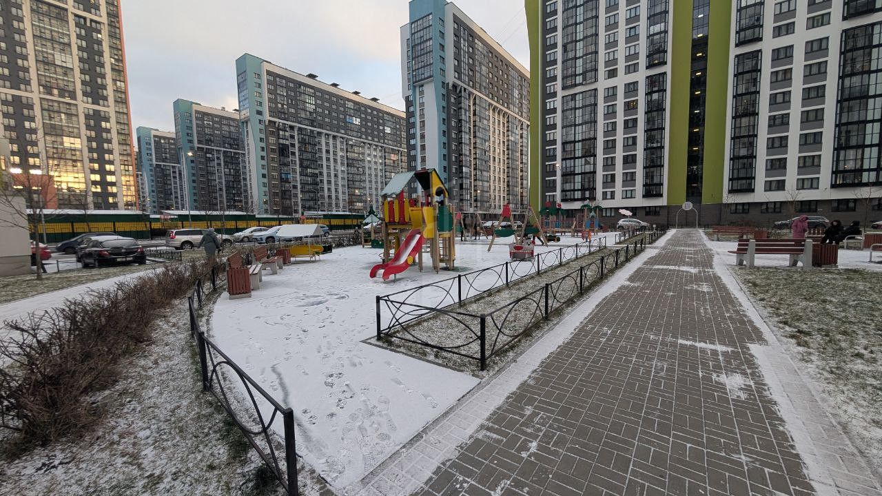 однокомнатная квартира в Санкт-Петербурге по адресу: Парашютная ул., 61, к 1