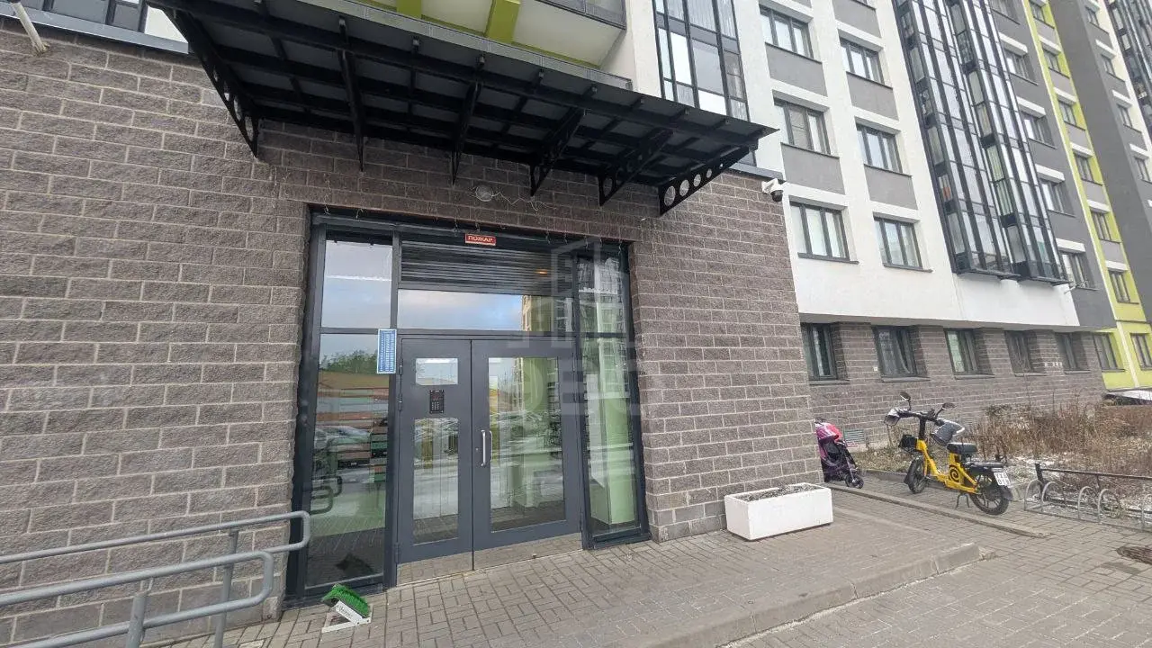 однокомнатная квартира в Санкт-Петербурге по адресу: Парашютная ул., 61, к 1