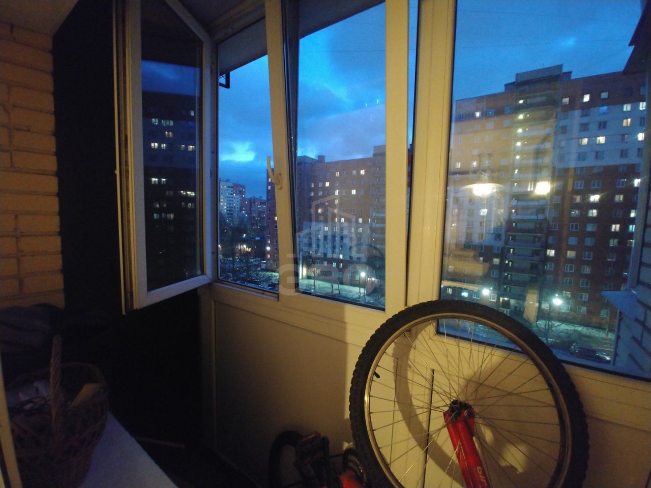 трехкомнатная квартира в Санкт-Петербурге по адресу: Ленинский проспект, 91