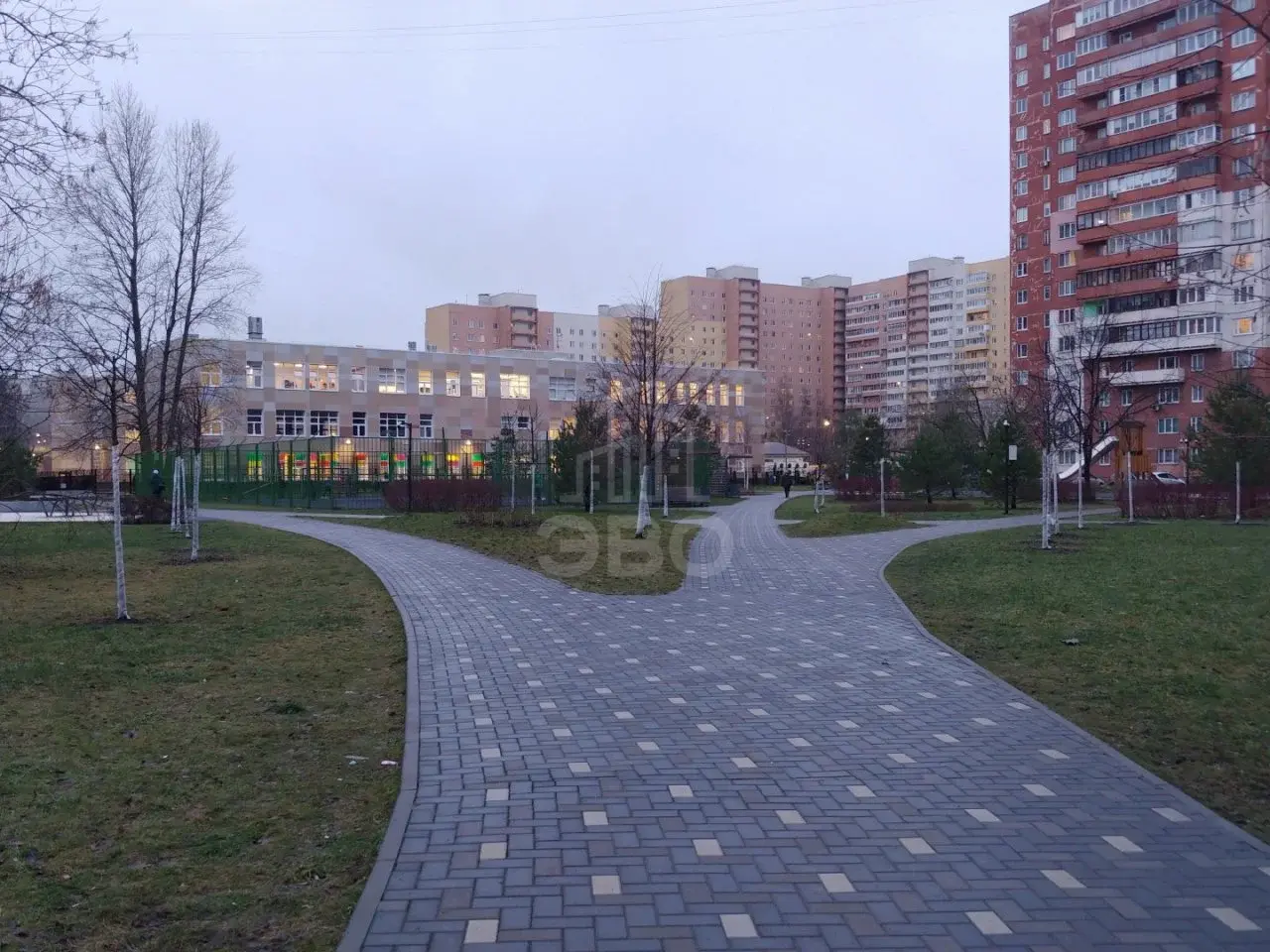 трехкомнатная квартира в Санкт-Петербурге по адресу: Ленинский проспект, 91