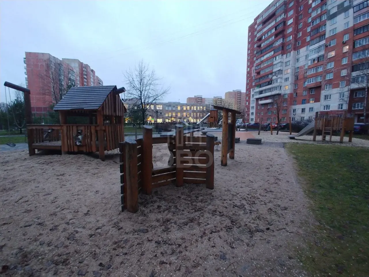 трехкомнатная квартира в Санкт-Петербурге по адресу: Ленинский проспект, 91