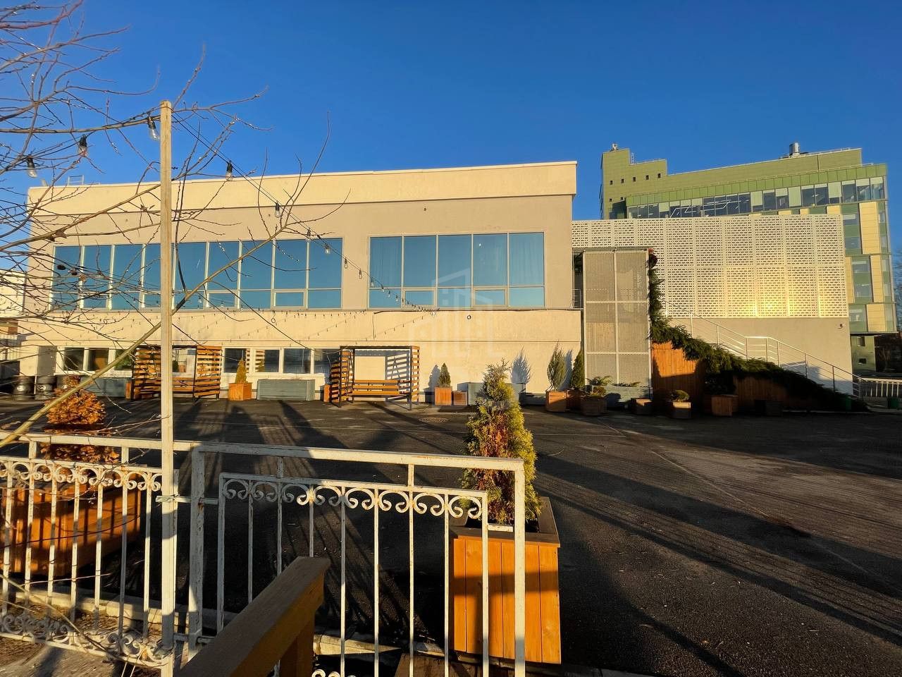 коммерция в Санкт-Петербург по адресу: Октябрьская наб., 17, строение А