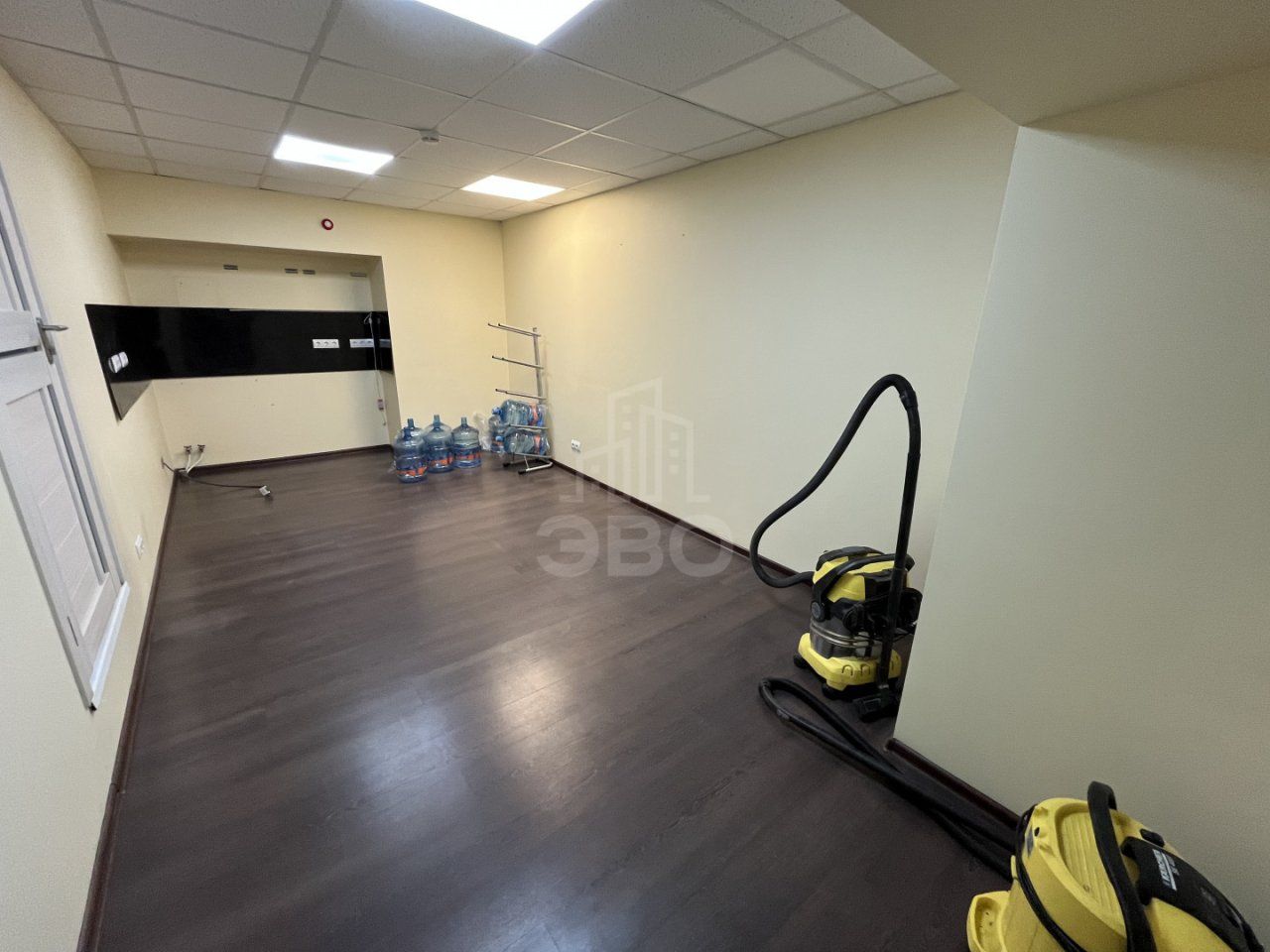 коммерция в Санкт-Петербурге по адресу: Оптиков ул., 4