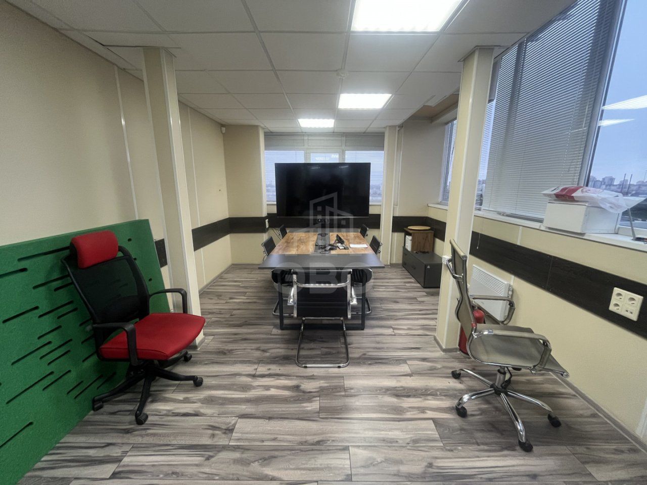 коммерция в Санкт-Петербурге по адресу: Оптиков ул., 4