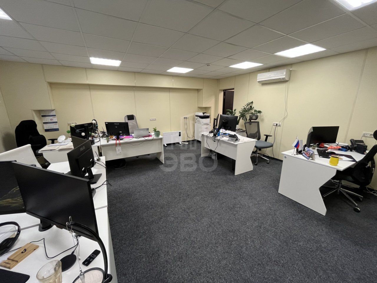 коммерция в Санкт-Петербурге по адресу: Оптиков ул., 4