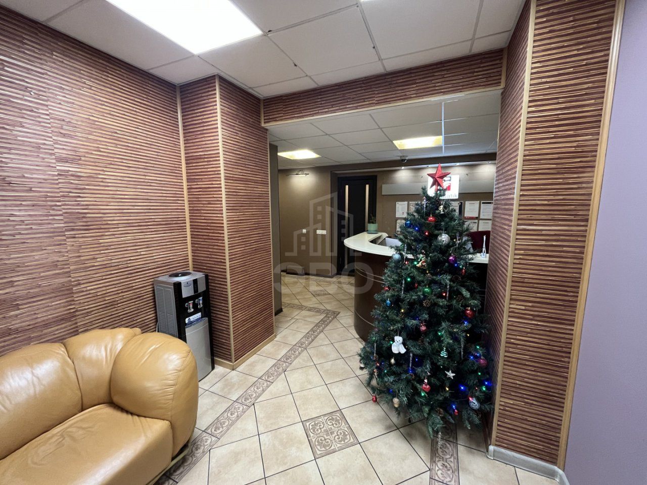 коммерция в Санкт-Петербург по адресу: Оптиков ул., 4