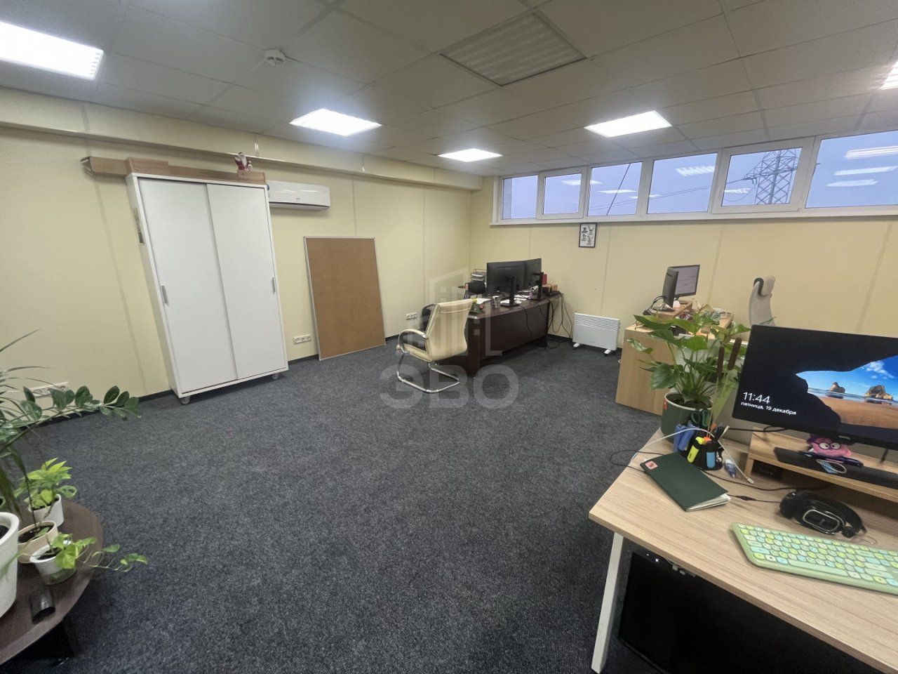 коммерция в Санкт-Петербурге по адресу: Оптиков ул., 4