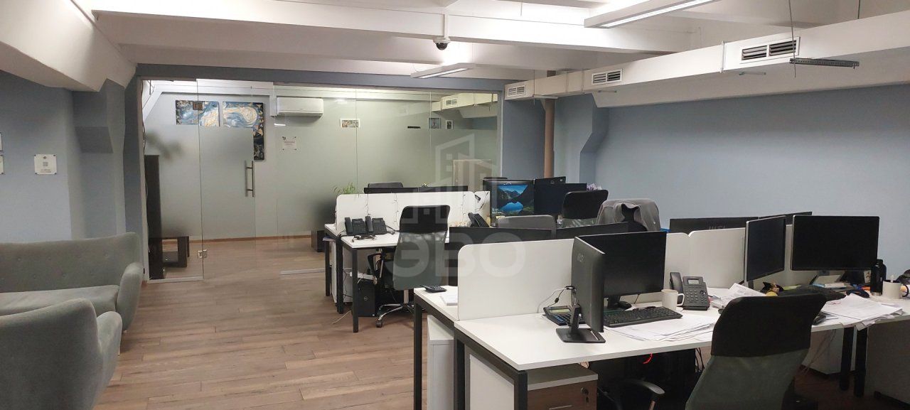 коммерция в Санкт-Петербурге по адресу: Оптиков ул., 4