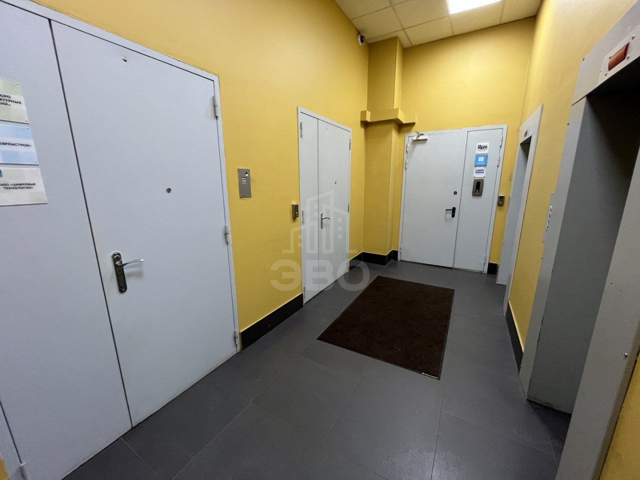 коммерция в Санкт-Петербурге по адресу: Оптиков ул., 4