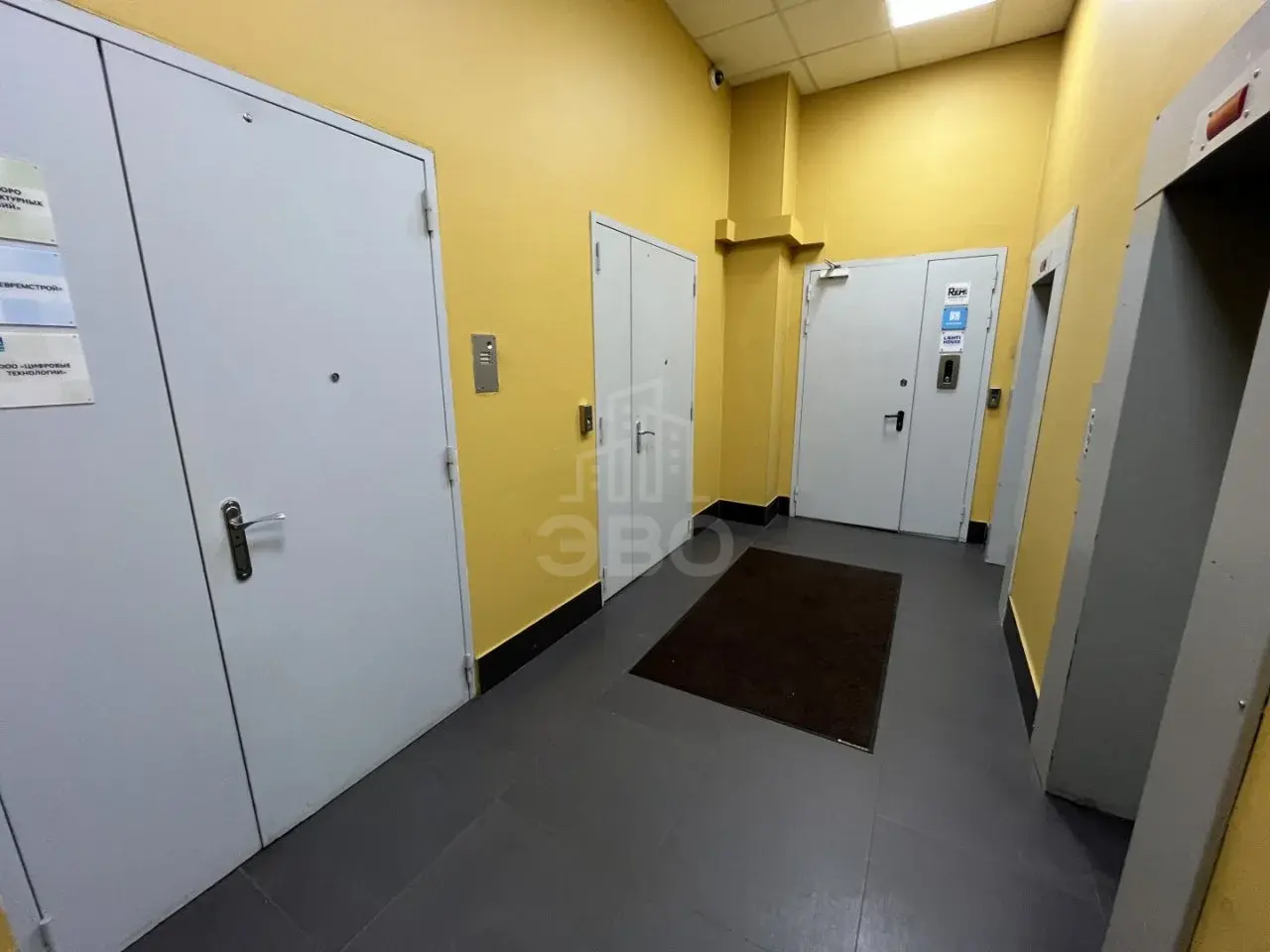 коммерция в Санкт-Петербурге по адресу: Оптиков ул., 4