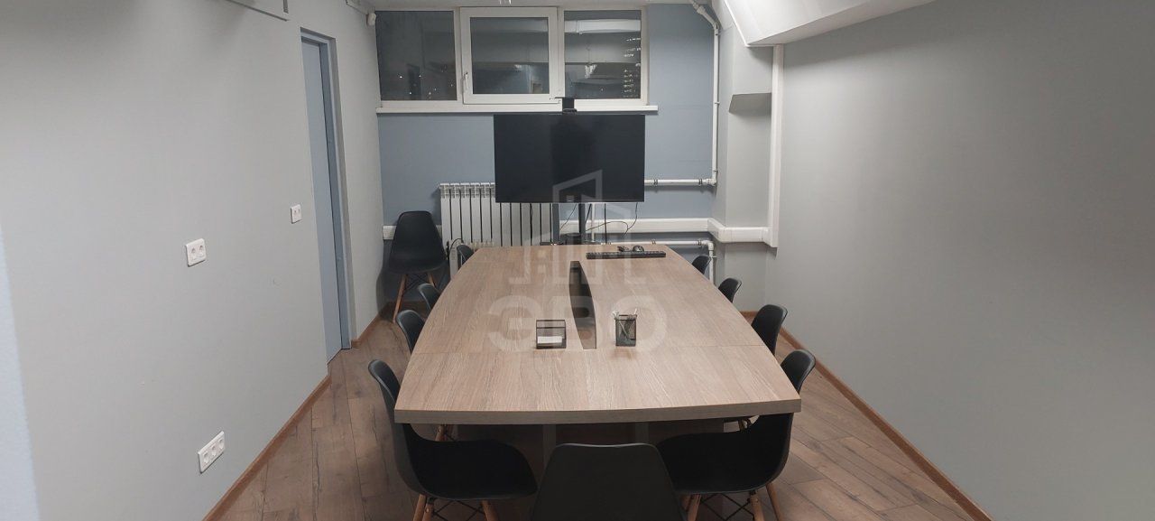 коммерция в Санкт-Петербурге по адресу: Оптиков ул., 4