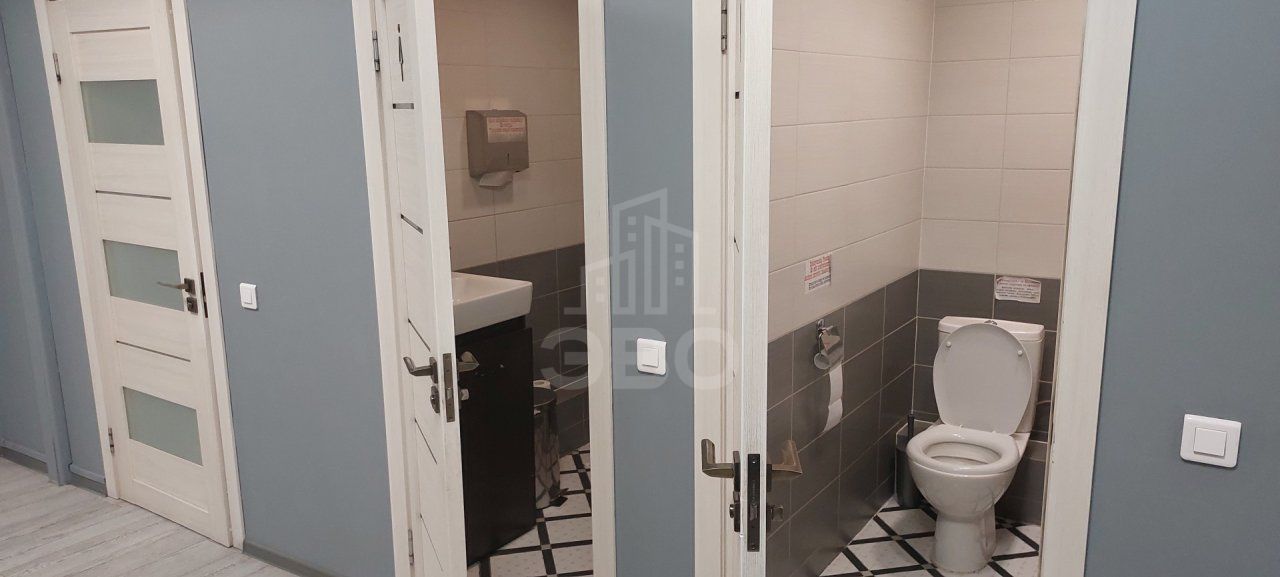 коммерция в Санкт-Петербурге по адресу: Оптиков ул., 4