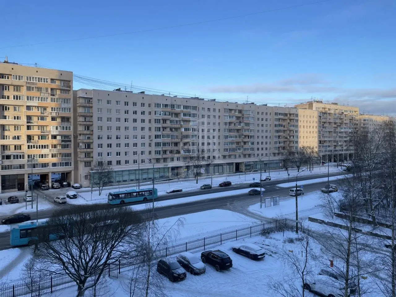 трехкомнатная квартира в Санкт-Петербурге по адресу: Одоевского ул., 28
