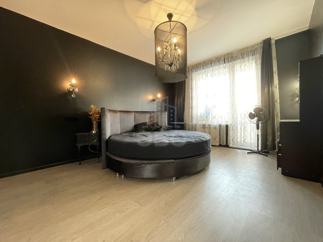 трехкомнатная квартира в Санкт-Петербург по адресу: Одоевского ул., 28