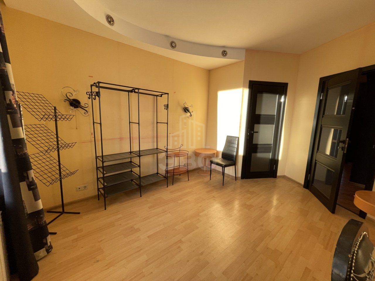 трехкомнатная квартира в Санкт-Петербург по адресу: Одоевского ул., 28