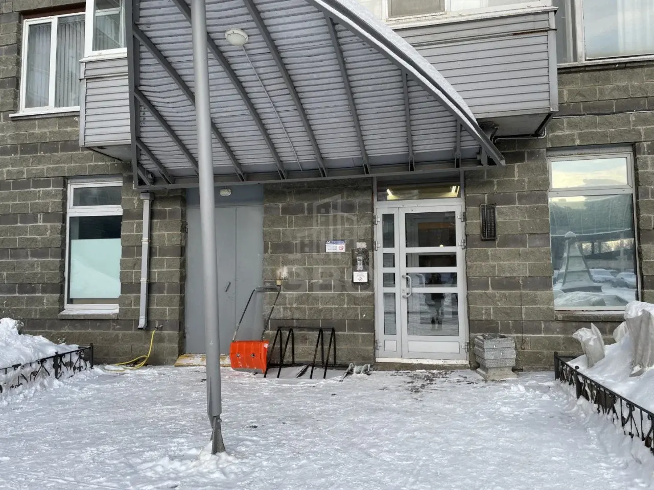 трехкомнатная квартира в Санкт-Петербурге по адресу: Одоевского ул., 28