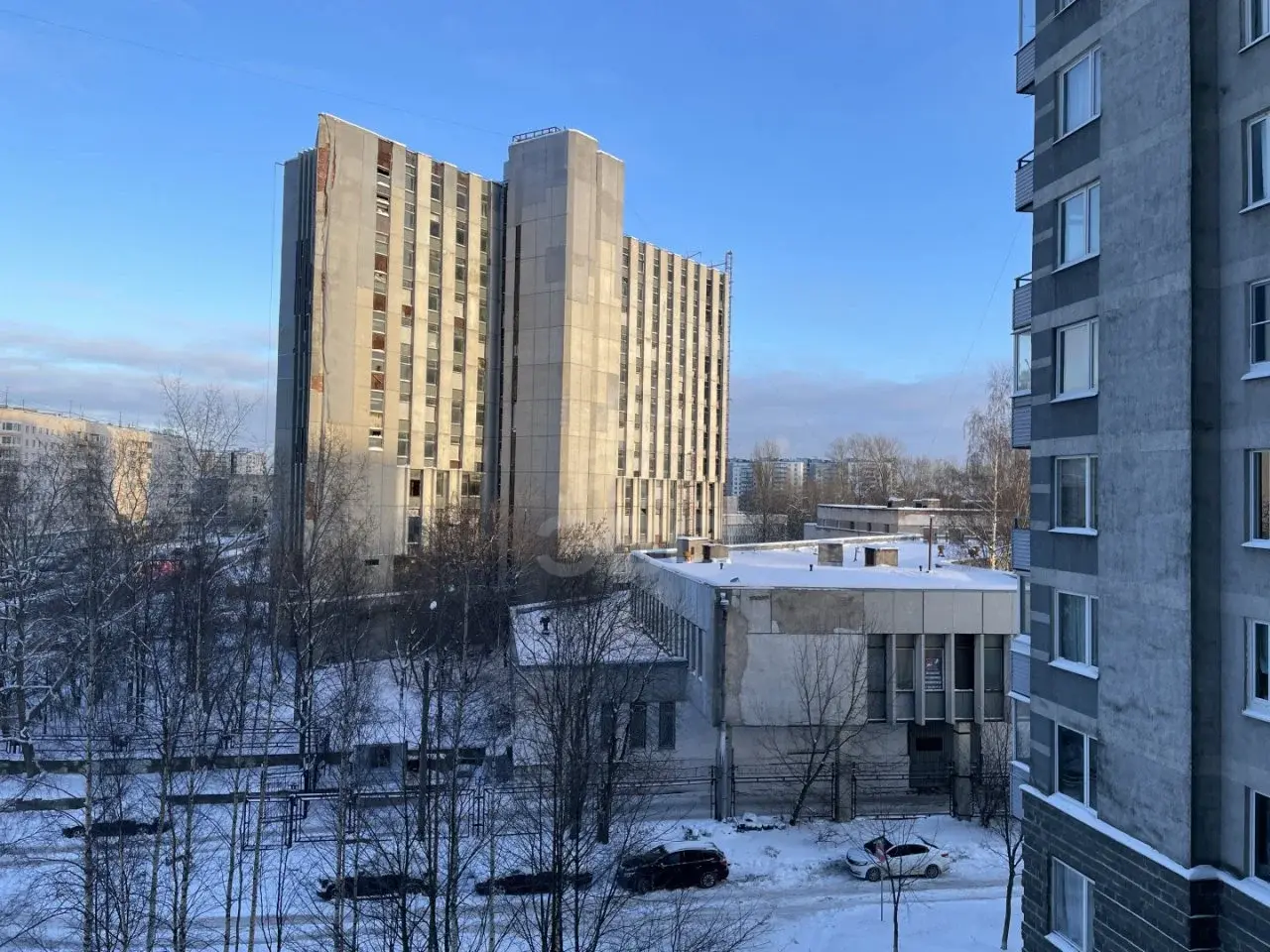 трехкомнатная квартира в Санкт-Петербурге по адресу: Одоевского ул., 28