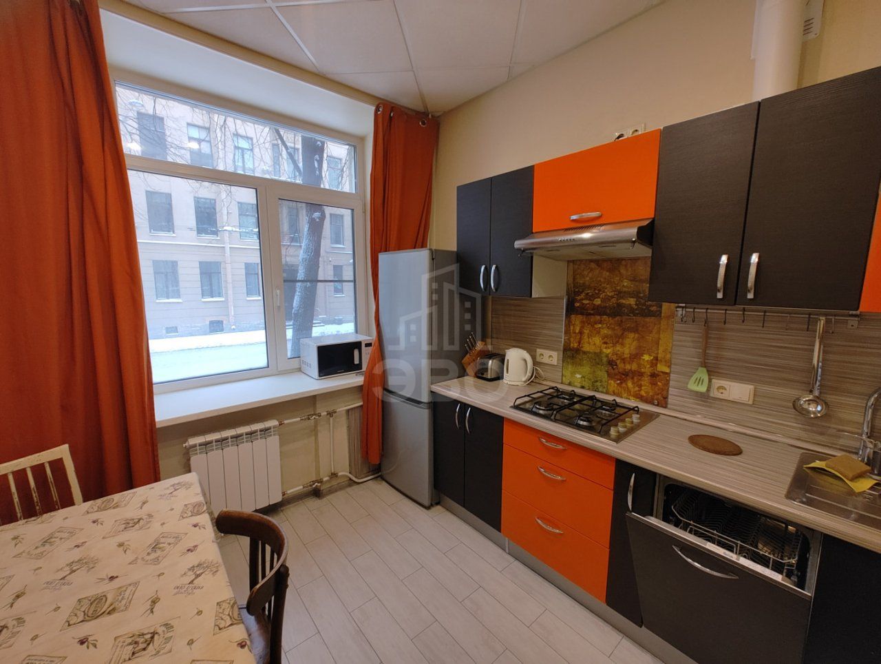 трехкомнатная квартира в Санкт-Петербург по адресу: Большая Пушкарская ул., 54