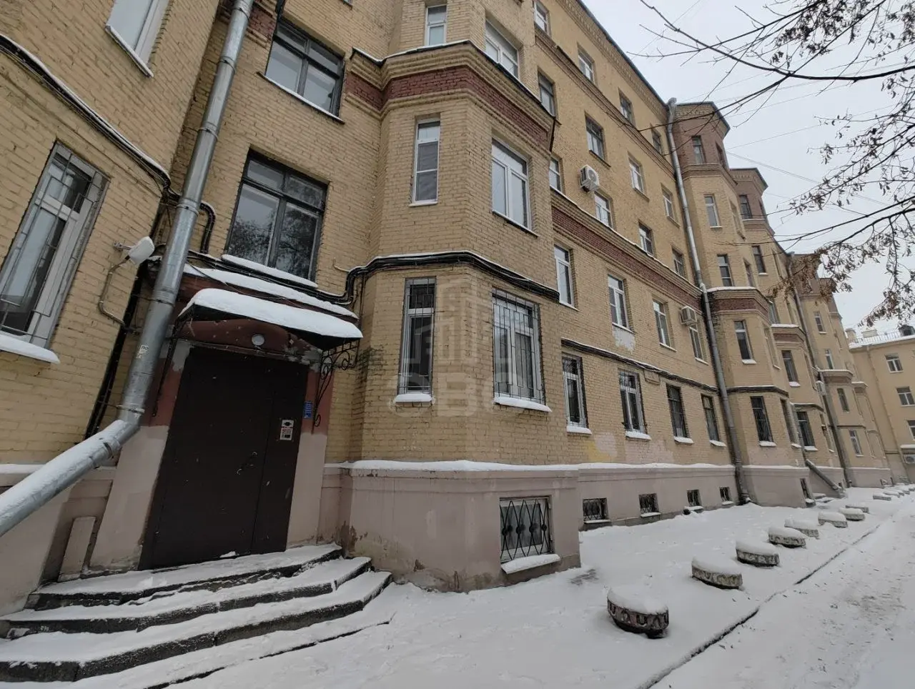 трехкомнатная квартира в Санкт-Петербурге по адресу: Большая Пушкарская ул., 54