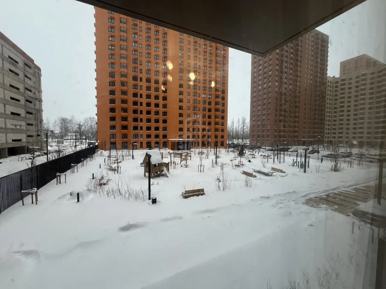 трехкомнатная квартира в Ленинградской области по адресу: Главная ул., 6, к 2