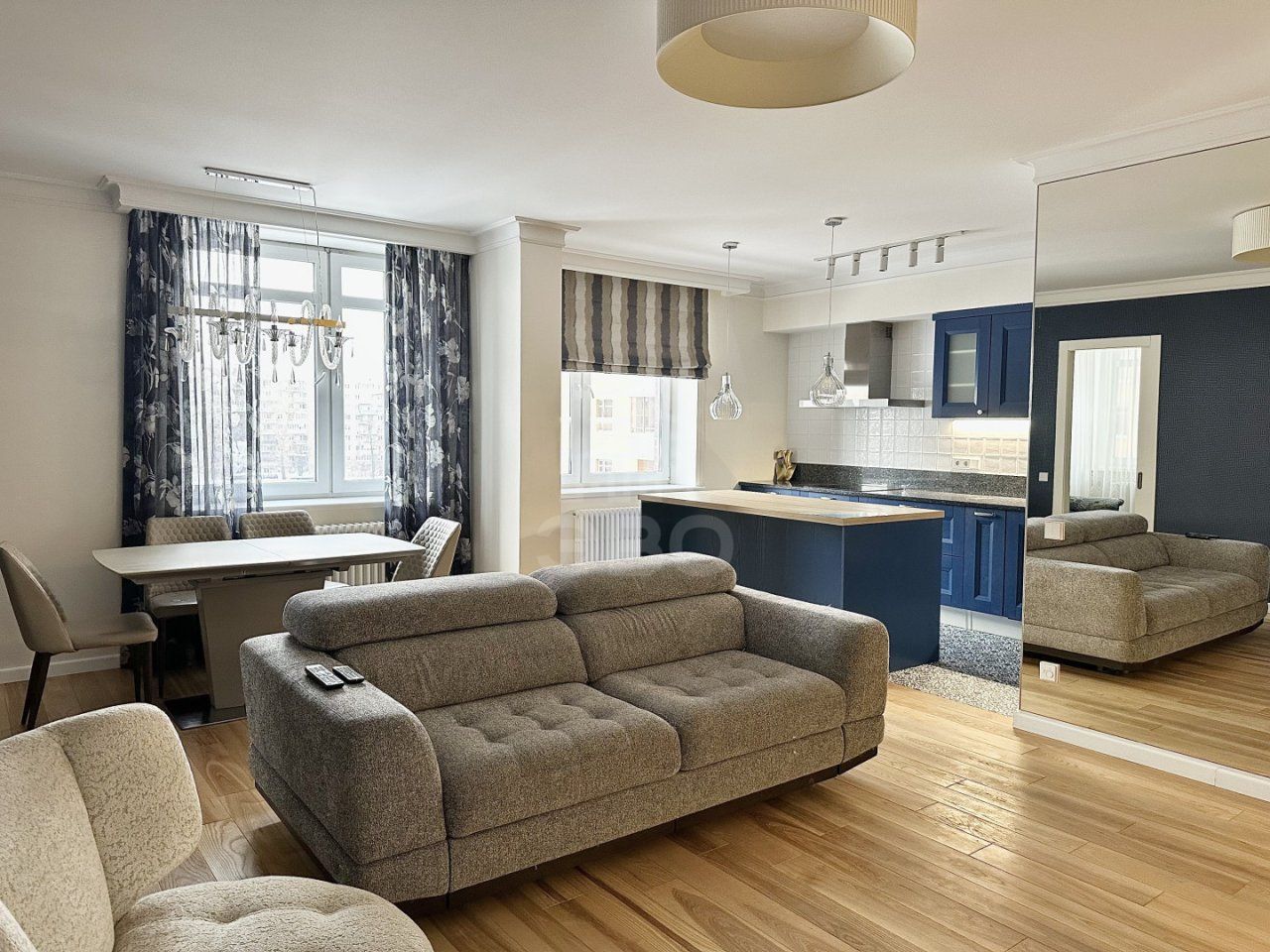 трехкомнатная квартира в Санкт-Петербурге по адресу: Верности ул., 17