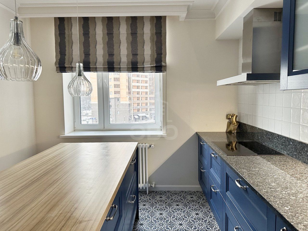 трехкомнатная квартира в Санкт-Петербурге по адресу: Верности ул., 17