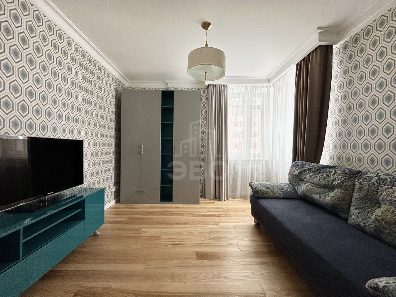 трехкомнатная квартира в Санкт-Петербурге по адресу: Верности ул., 17