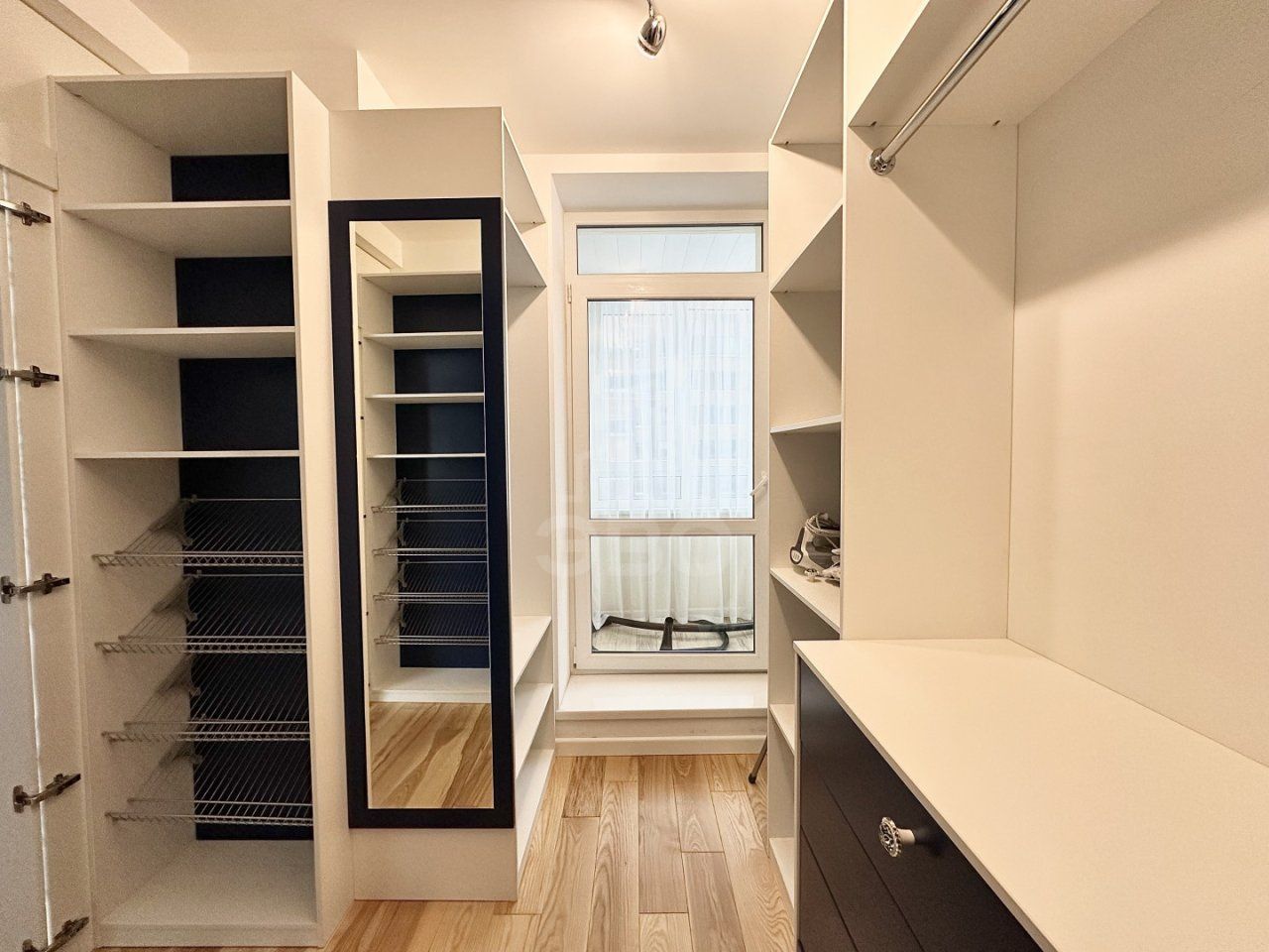 трехкомнатная квартира в Санкт-Петербурге по адресу: Верности ул., 17