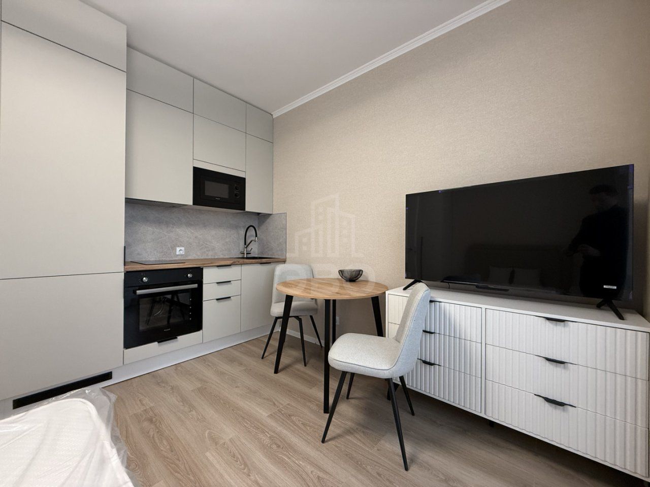 студия в Санкт-Петербург по адресу: Буденного проспект, 26, к 7, строение 1