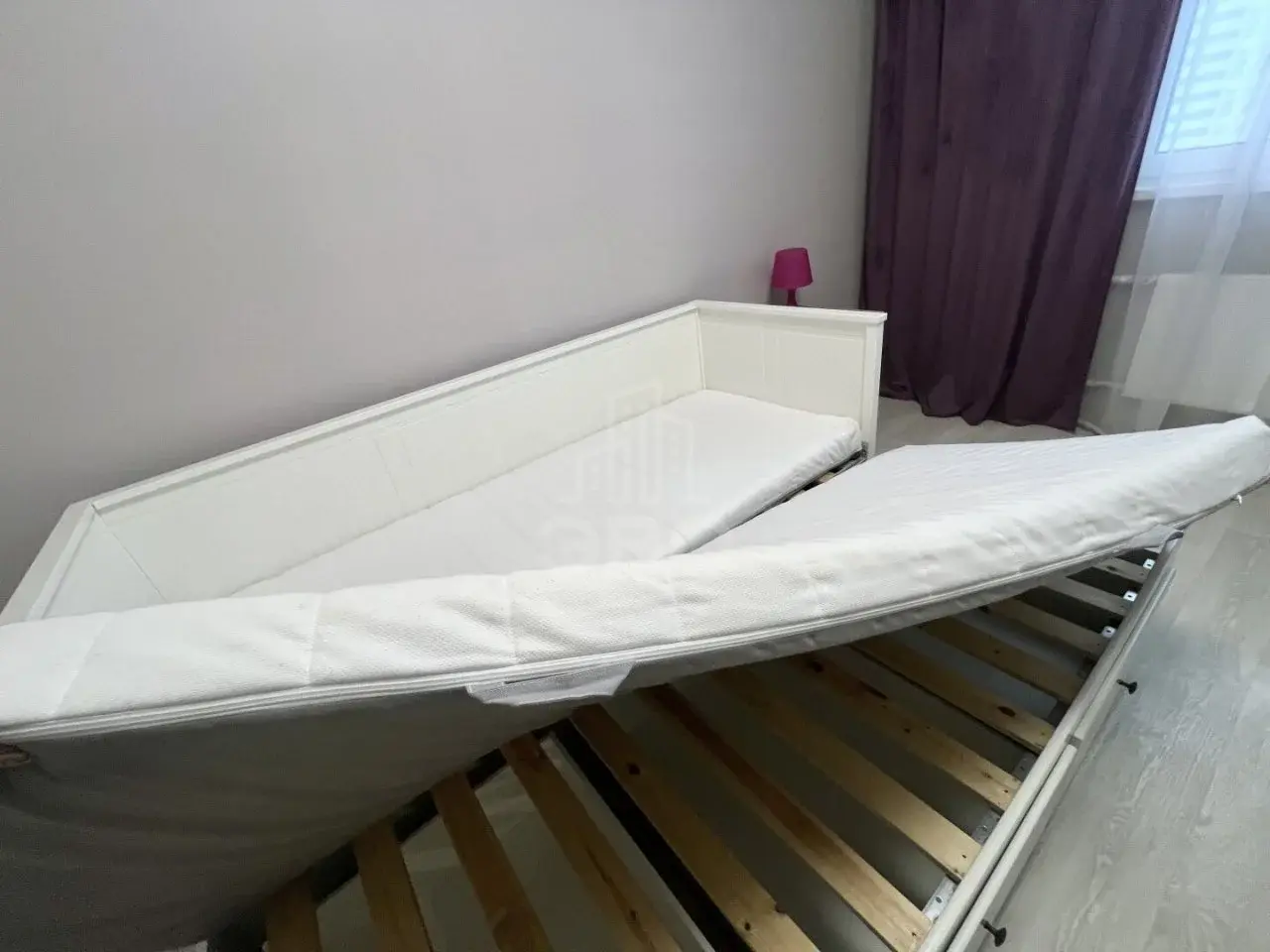 трехкомнатная квартира в Санкт-Петербурге по адресу: Нижне-Каменская ул., 26