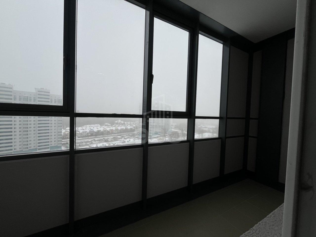 трехкомнатная квартира в Санкт-Петербурге по адресу: Нижне-Каменская ул., 26